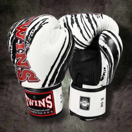 [OUT OF STOCK] Twins Special "Tribal" Boxing Gloves - Image 2