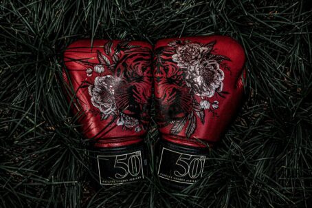 [LIMITED EDITION] Fairtex Boxing Gloves - Golden Jubilee - Image 5