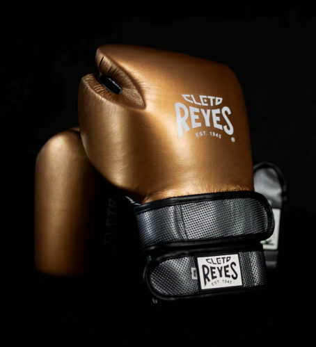 Cleto Reyes Hero 500 Double Strap Boxing Gloves - Image 4